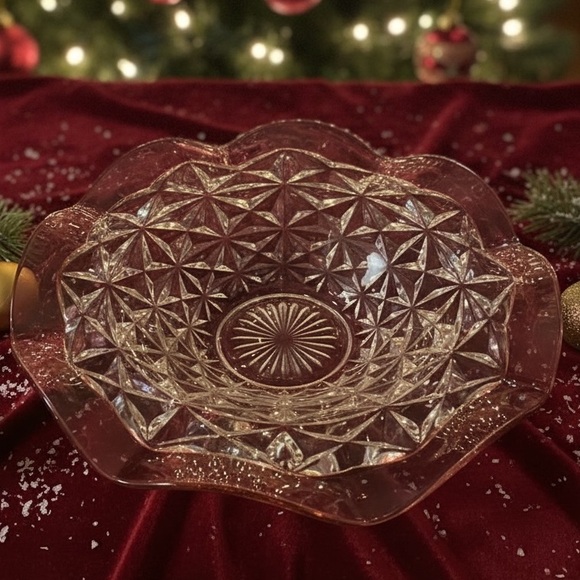 Other - Vintage Diamond Cut Scalloped Rose Trimmed Serving/Display Platter